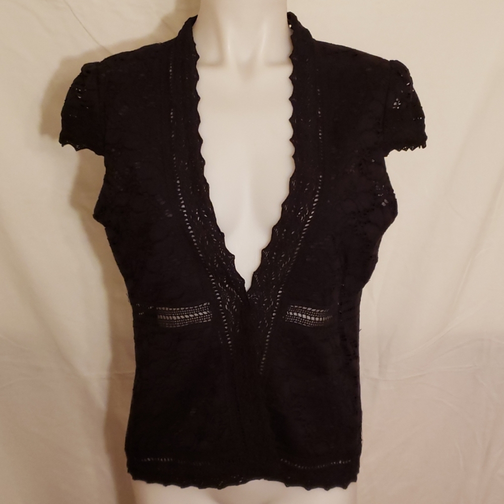 💥3 for $40💥 C.C. COUTURE Lace Style Top